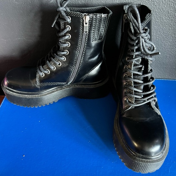 Jeffrey Campbell Sopas Combat Boots Black Platform, size 5.5. Great condition! - Picture 1 of 5